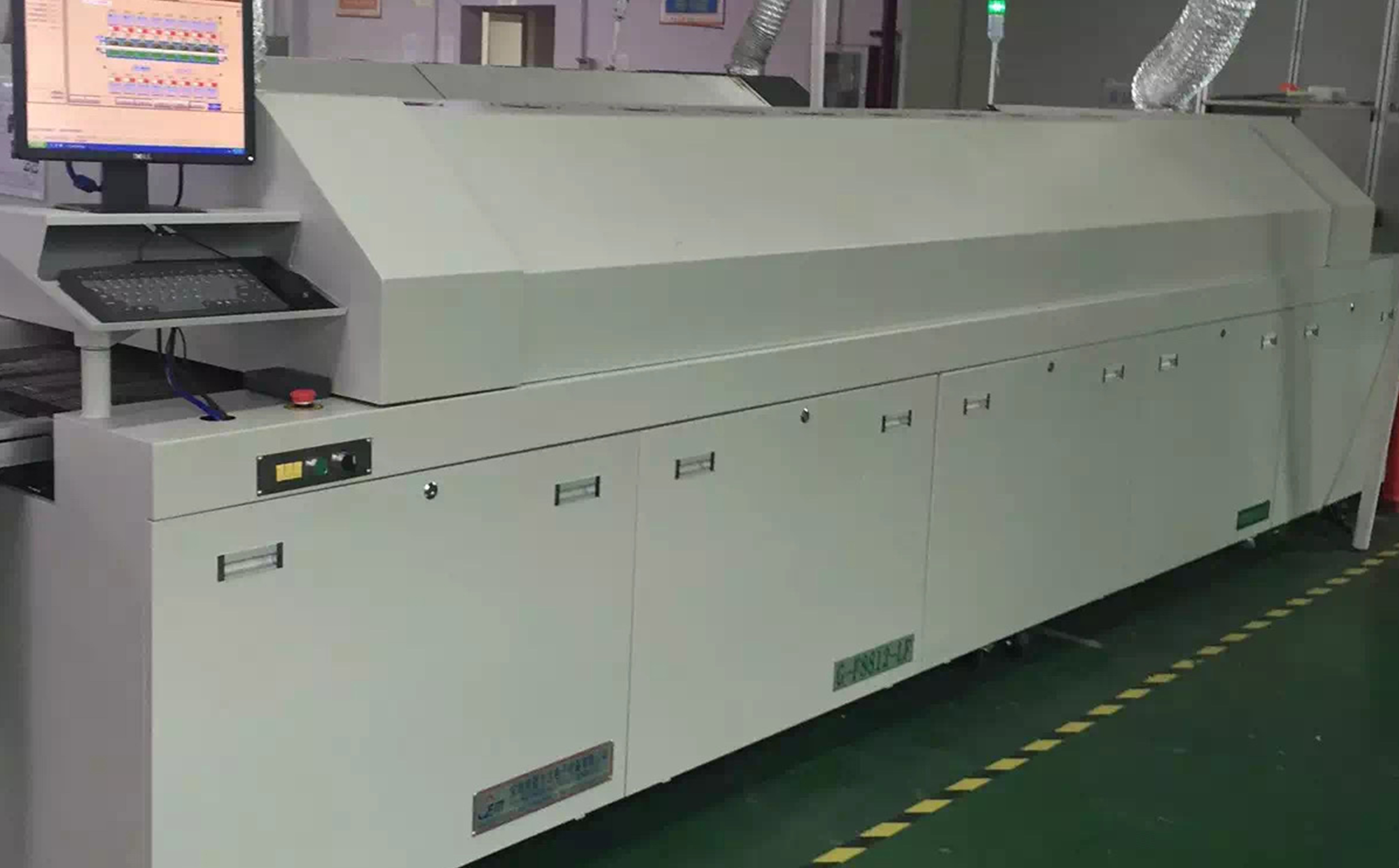 源頭回流焊廠家教你回流焊爐加氮?dú)庥心男﹥?yōu)缺點(diǎn)！